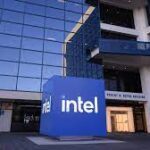 Intel Akan Produksi Chip Prosesor Ukuran Hampir Setengan Bus
