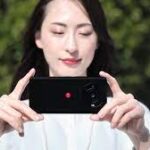 Leica dan Xiaomi Pasarkan Smartphone Leitz Phone 3