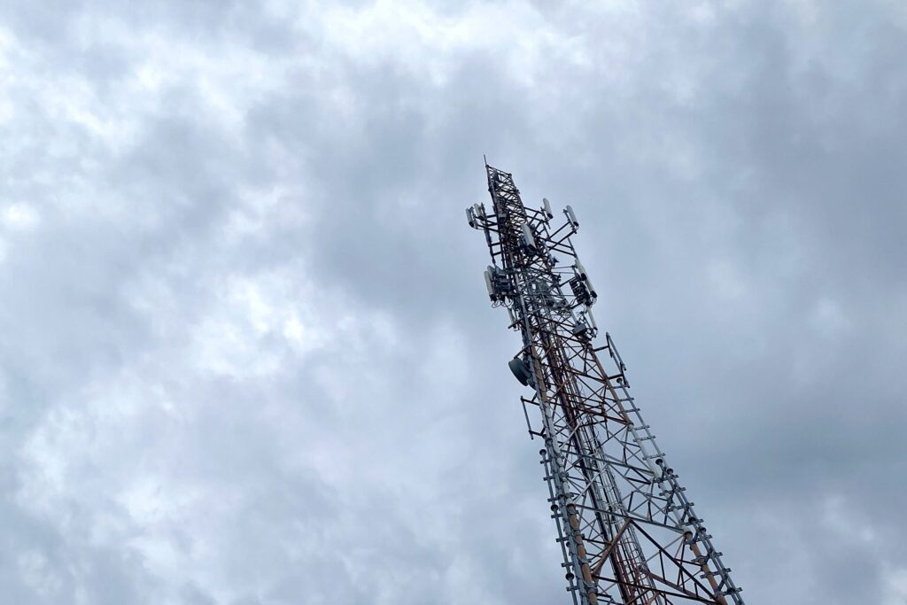 Pendapat BTS Bisa Digantikan Starlink Berpotensi Rugikan Perusahaan Telekomunikasi